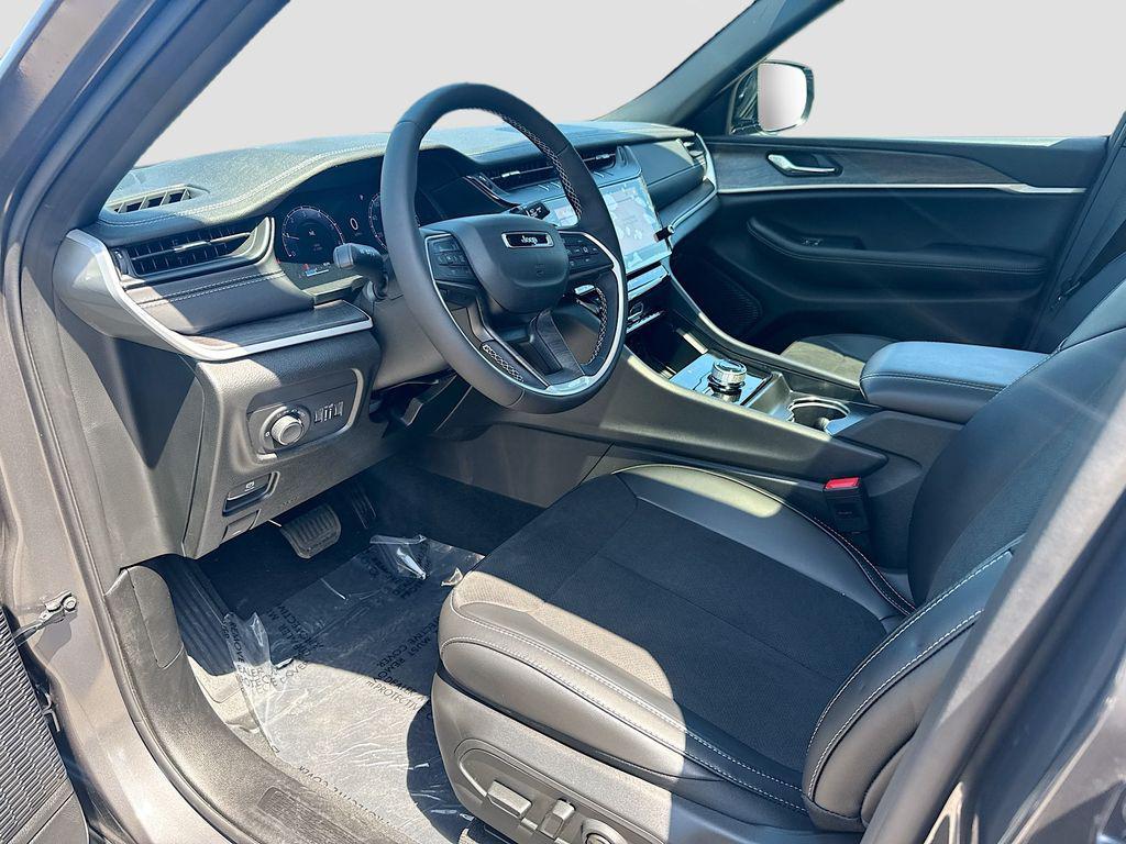 new 2026 Jeep Grand Cherokee car, priced at $39,523
