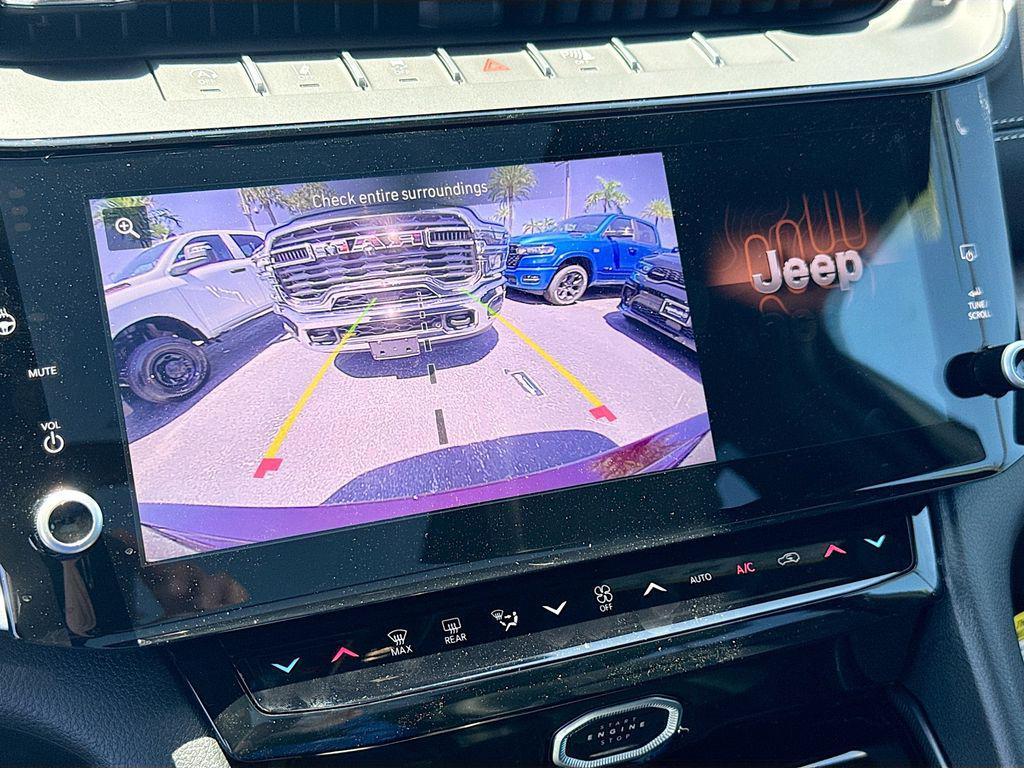new 2026 Jeep Grand Cherokee car, priced at $40,135