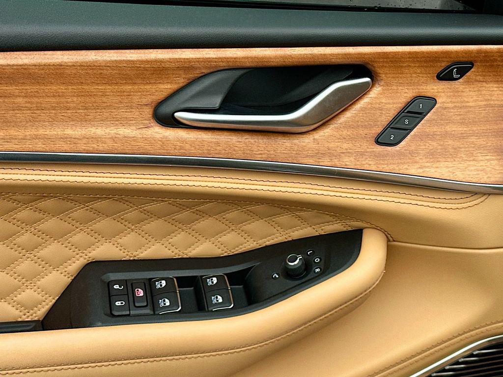 new 2025 Jeep Grand Cherokee car, priced at $60,321