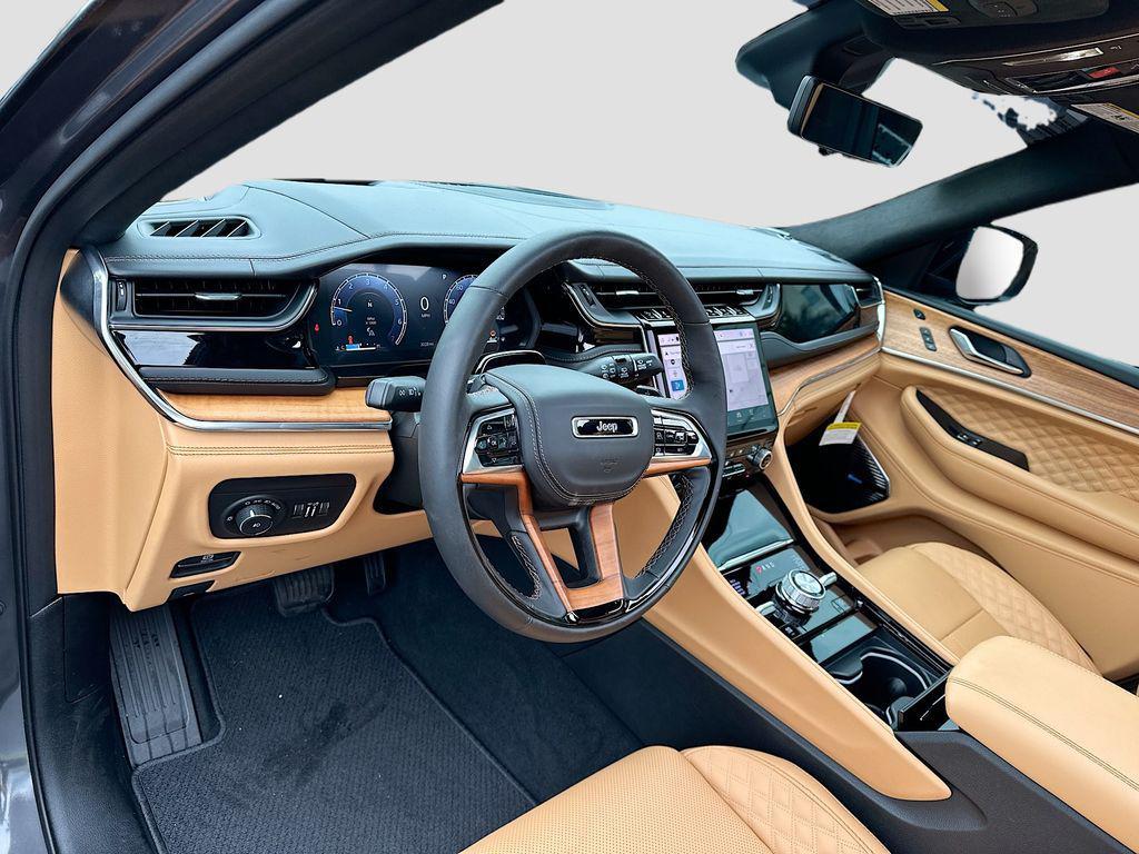 new 2025 Jeep Grand Cherokee car, priced at $60,321