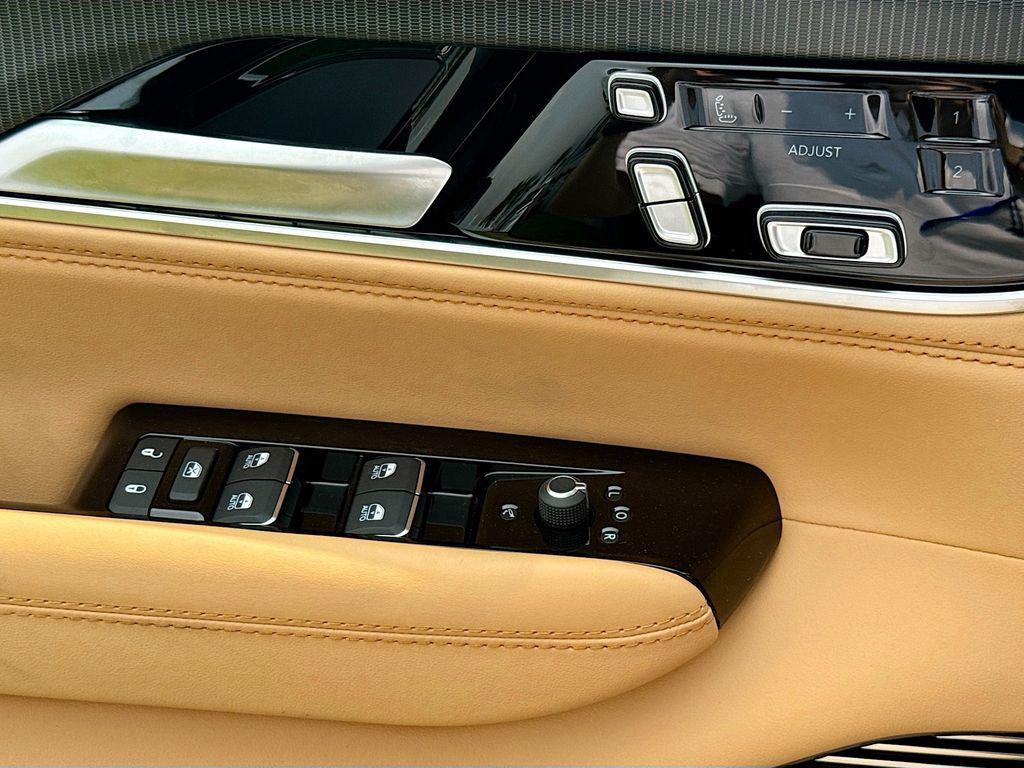new 2026 Jeep Grand Wagoneer car, priced at $92,270