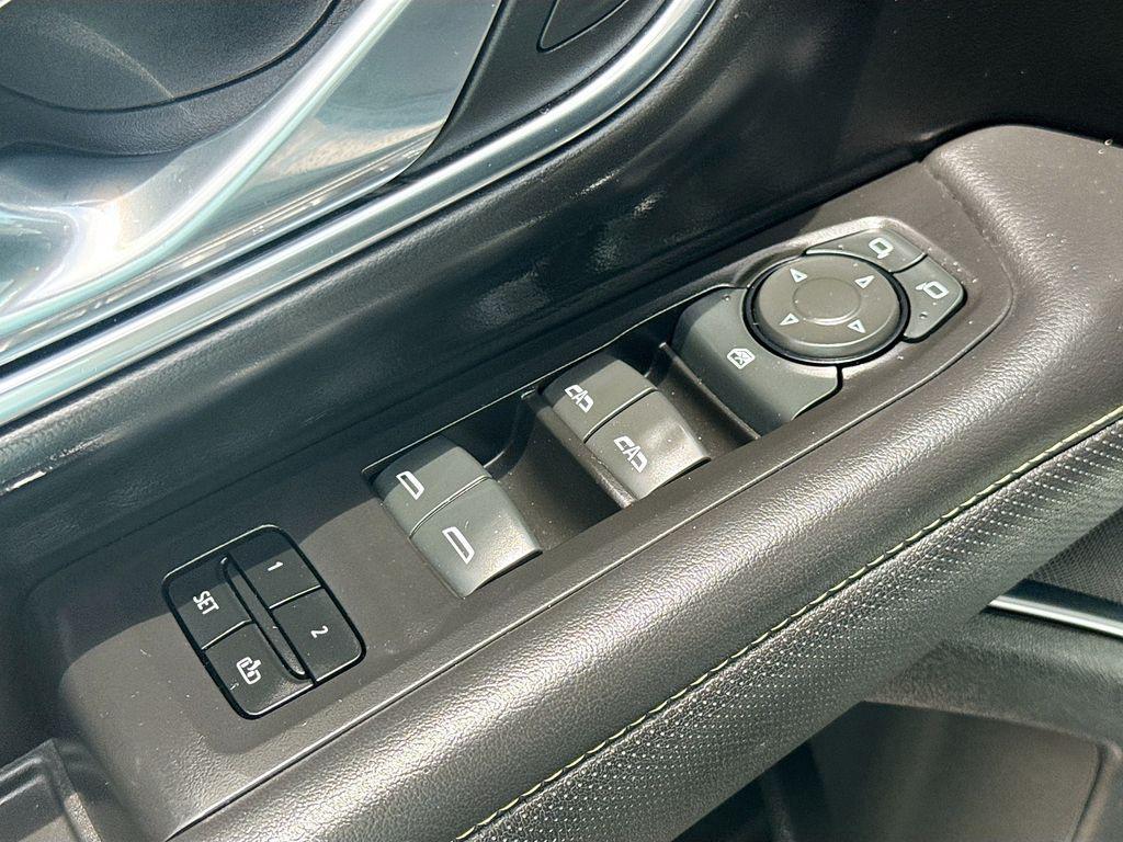 used 2024 GMC Yukon XL car, priced at $49,271