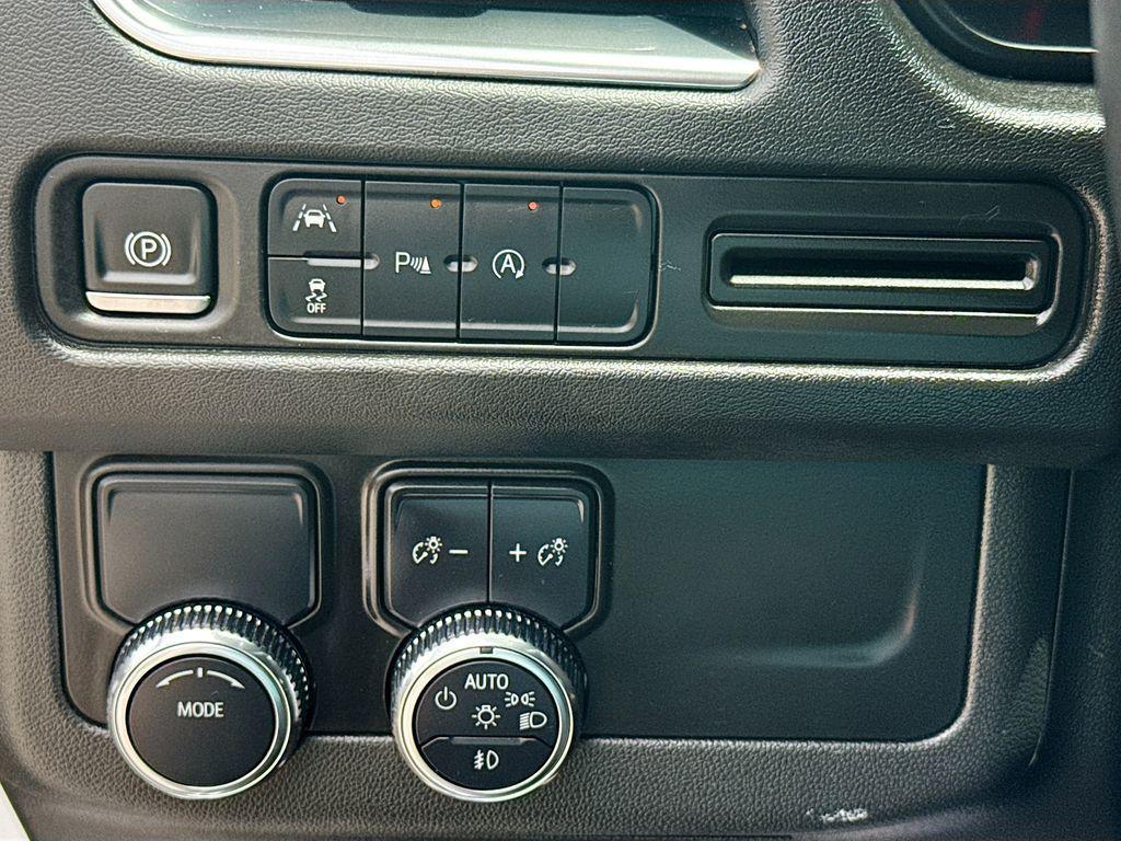 used 2024 GMC Yukon XL car, priced at $49,271
