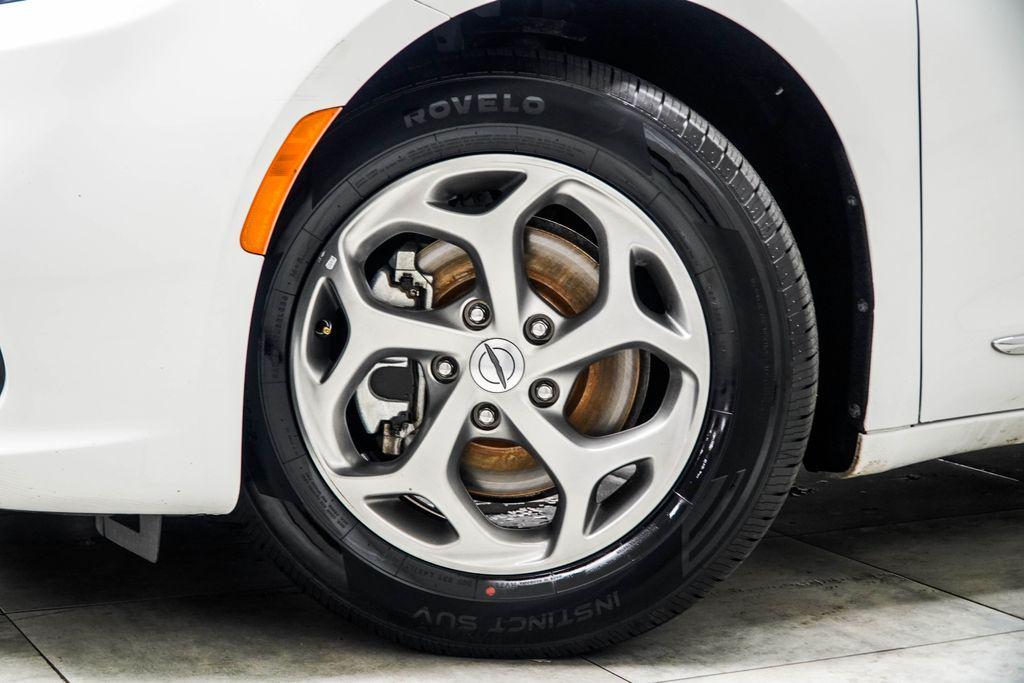 used 2023 Chrysler Pacifica car, priced at $24,177