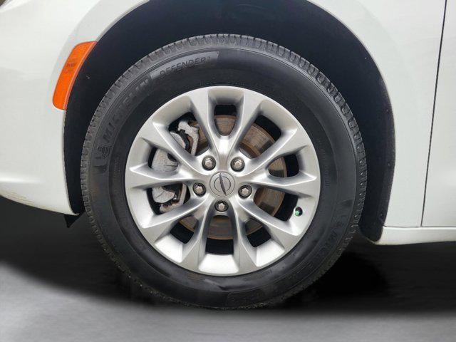 used 2023 Chrysler Pacifica car