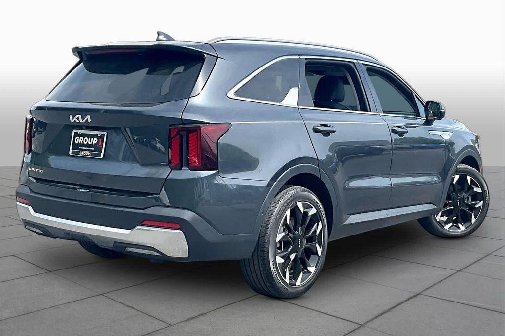 used 2024 Kia Sorento car, priced at $33,000