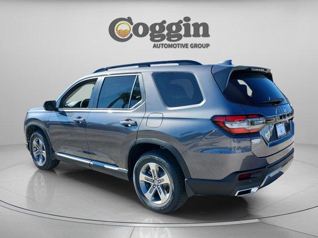 new 2026 Honda Pilot car, priced at $44,038