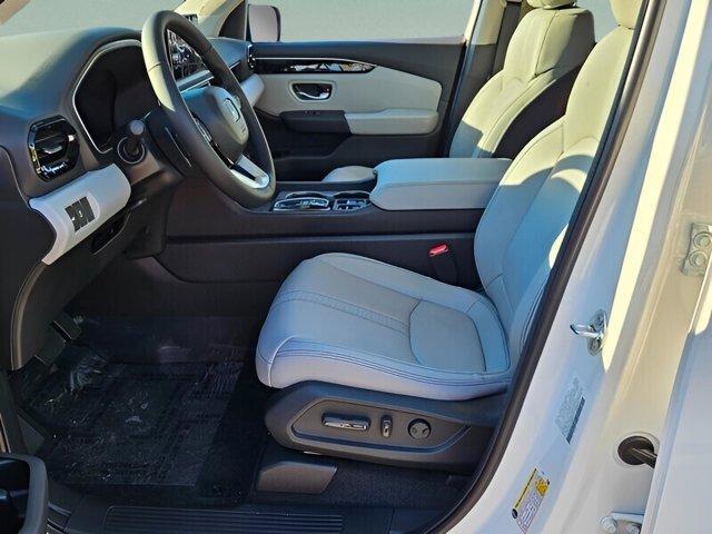 new 2025 Honda Pilot car, priced at $43,733