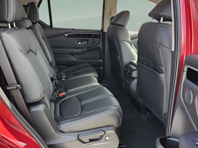 new 2025 Honda Pilot car, priced at $48,519