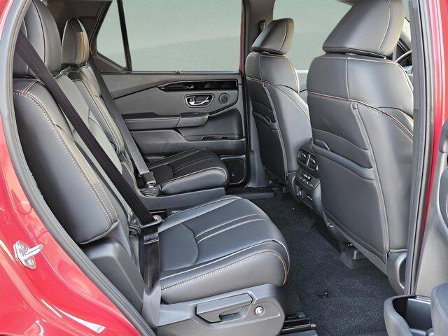 new 2025 Honda Pilot car, priced at $49,077