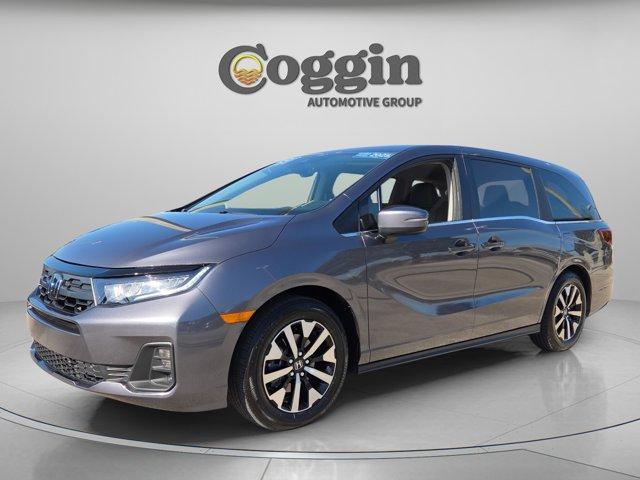 used 2025 Honda Odyssey car, priced at $36,592