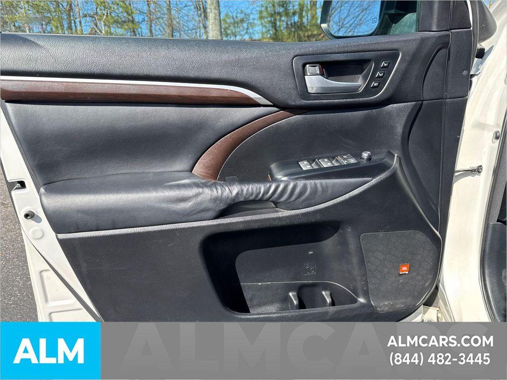 used 2014 Toyota Highlander car, priced at $15,520