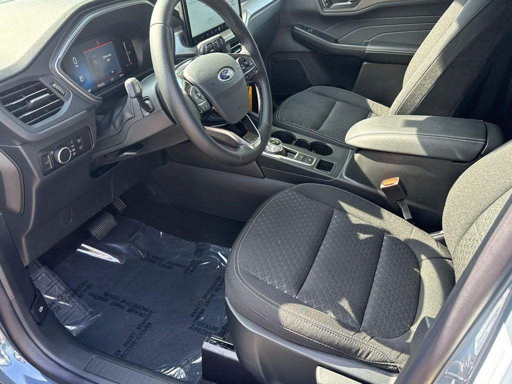 new 2025 Ford Escape car, priced at $33,475