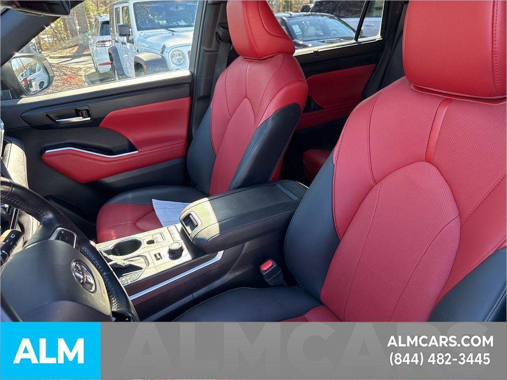 used 2021 Toyota Highlander car, priced at $34,770