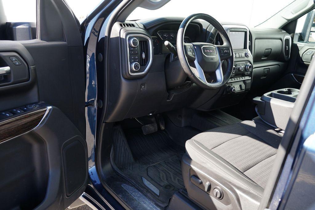used 2022 GMC Sierra 1500 car, priced at $32,999