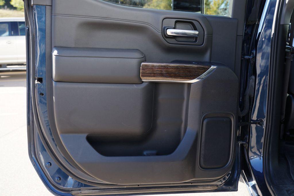 used 2022 GMC Sierra 1500 car, priced at $32,999