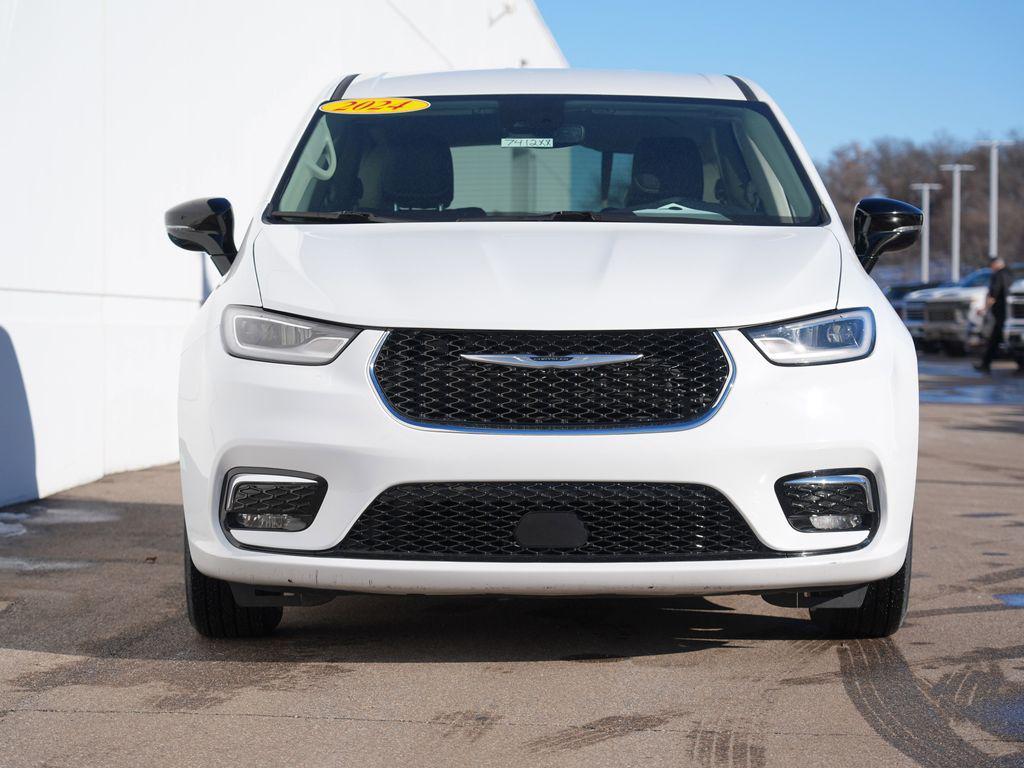 used 2024 Chrysler Pacifica car, priced at $28,999