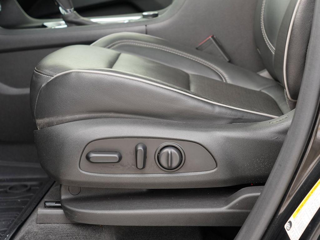 used 2020 Chevrolet Traverse car, priced at $25,863