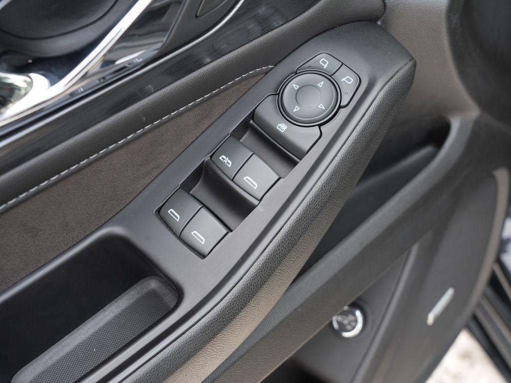 used 2020 Chevrolet Traverse car, priced at $25,863