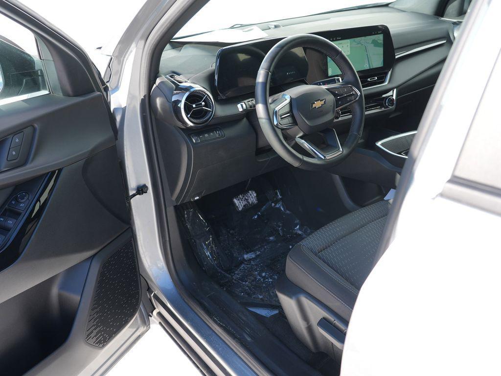 used 2025 Chevrolet Equinox car, priced at $26,682