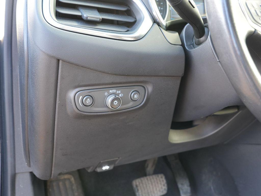 used 2020 Chevrolet Equinox car, priced at $13,999