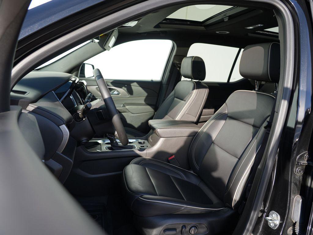 used 2023 Chevrolet Traverse car, priced at $37,450