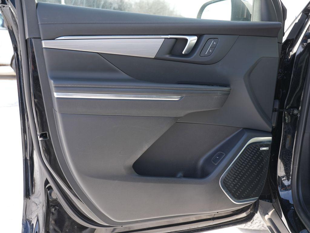 used 2025 Buick Enclave car, priced at $35,294