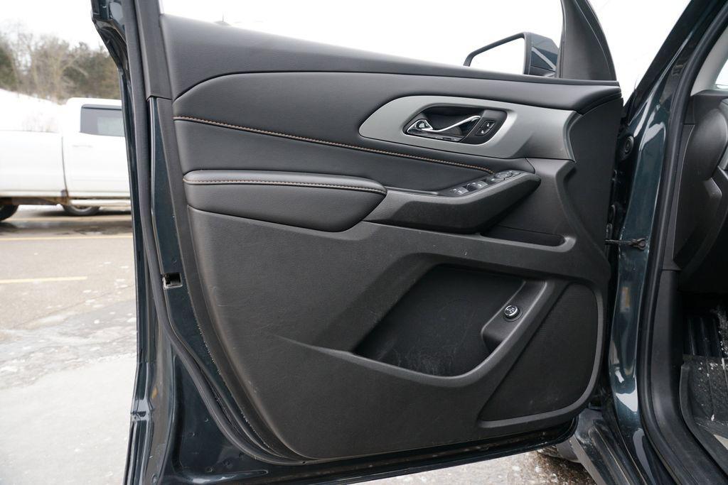 used 2021 Chevrolet Traverse car, priced at $16,190