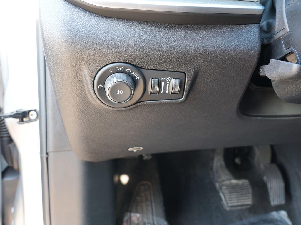 used 2025 Jeep Compass car, priced at $23,077