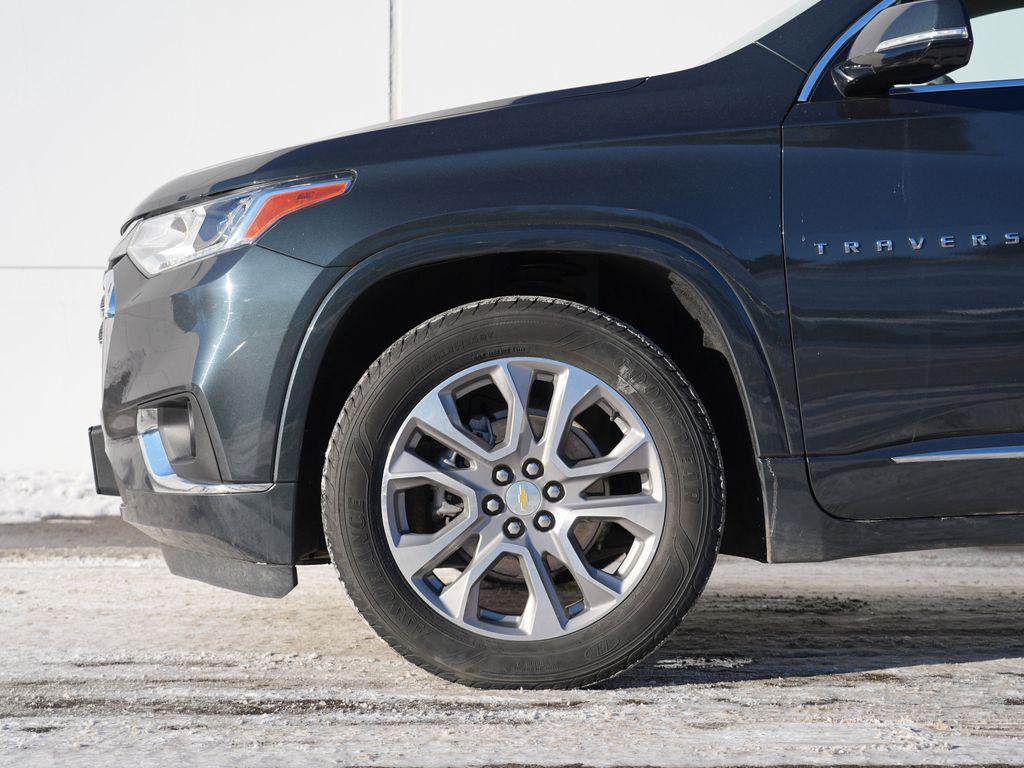 used 2021 Chevrolet Traverse car, priced at $27,168