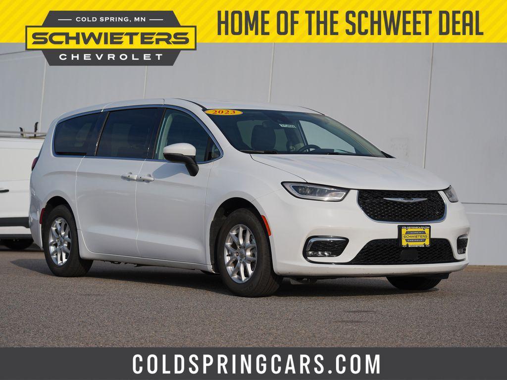 used 2023 Chrysler Pacifica car, priced at $23,321