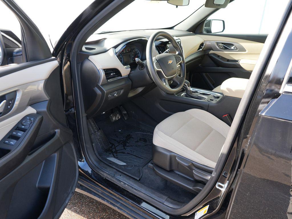 used 2023 Chevrolet Traverse car, priced at $28,101