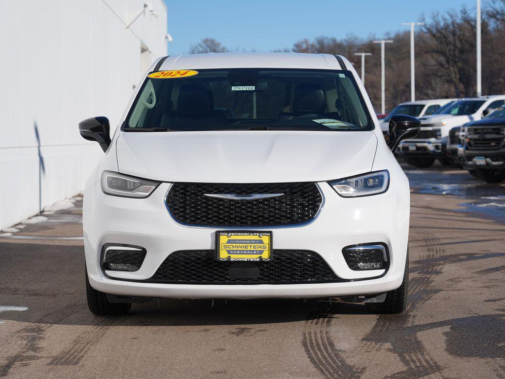 used 2024 Chrysler Pacifica car, priced at $28,999