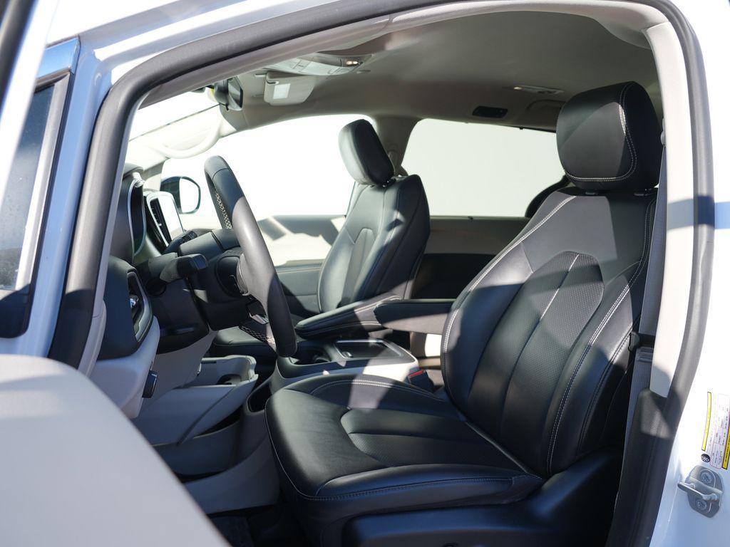 used 2024 Chrysler Pacifica car, priced at $28,999