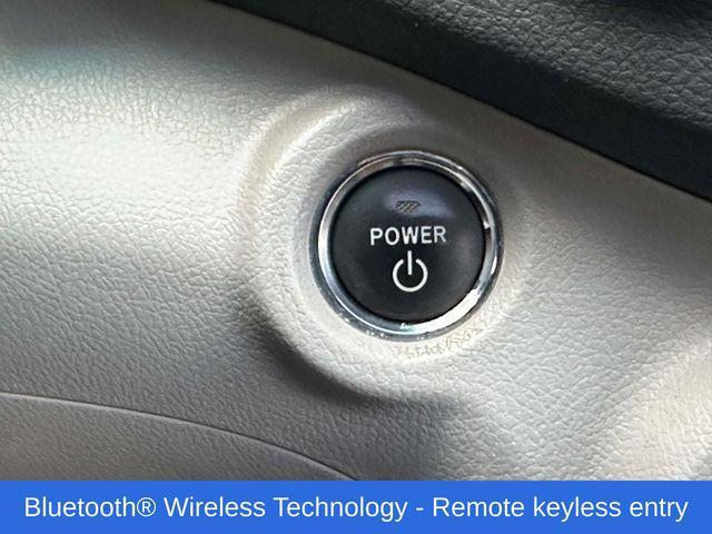 used 2009 Toyota Highlander Hybrid car, priced at $13,997