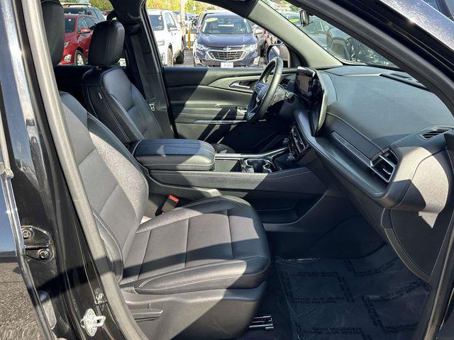 used 2025 Chevrolet Traverse car, priced at $35,997