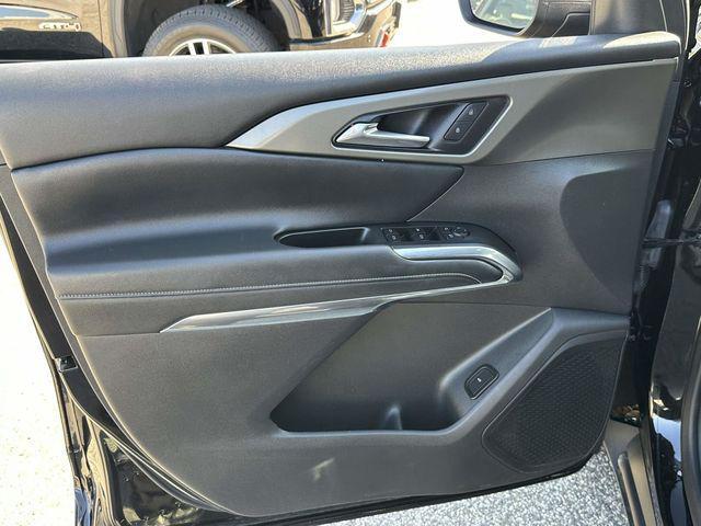used 2025 Chevrolet Traverse car, priced at $35,997