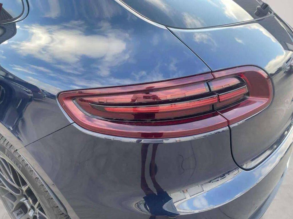 Porsche Macan view 15