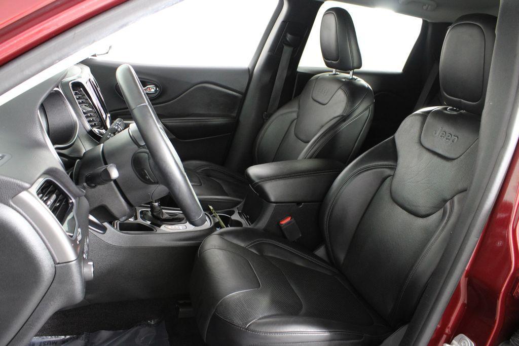 used 2019 Jeep Cherokee car, priced at $13,475