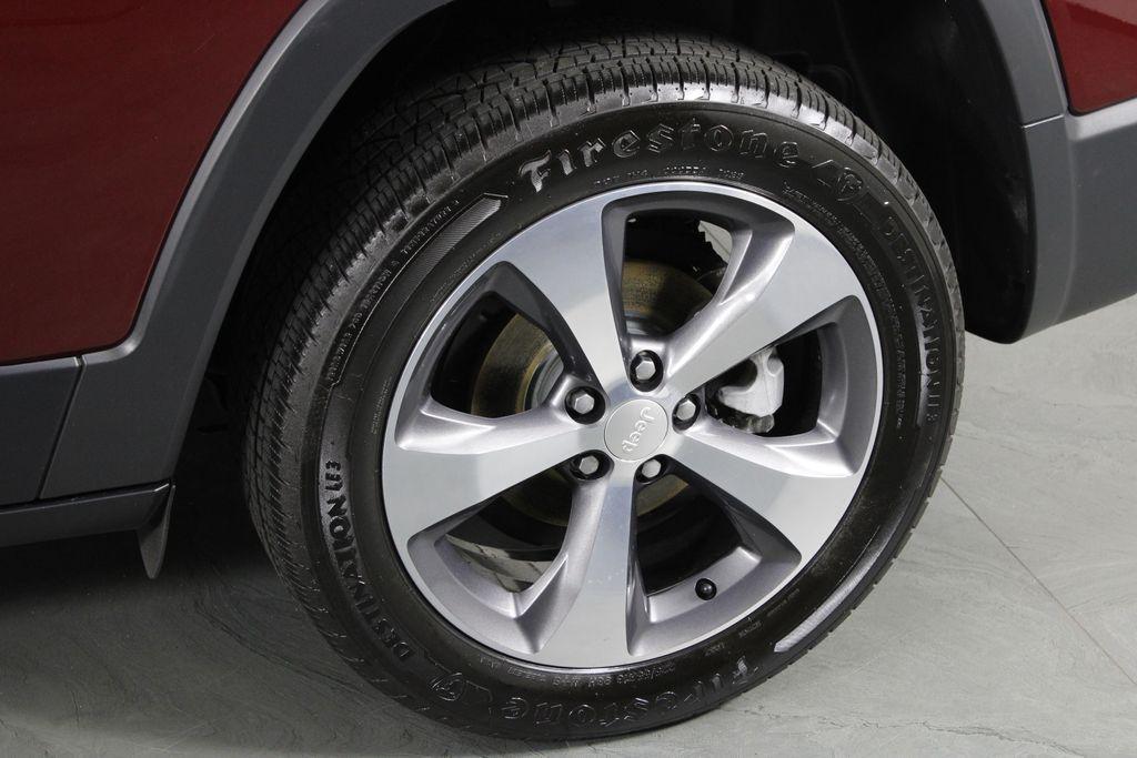 used 2019 Jeep Cherokee car, priced at $13,475