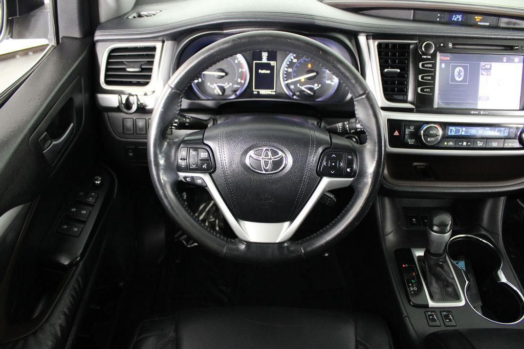 used 2015 Toyota Highlander car, priced at $12,613