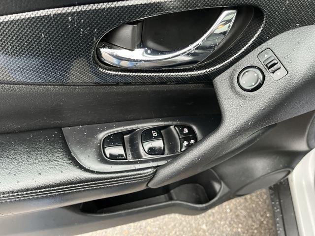 used 2015 Nissan Rogue car, priced at $11,553