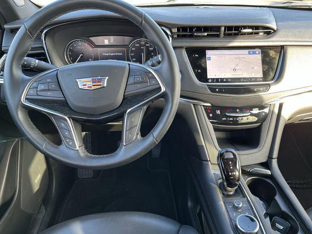 used 2025 Cadillac XT5 car, priced at $40,994