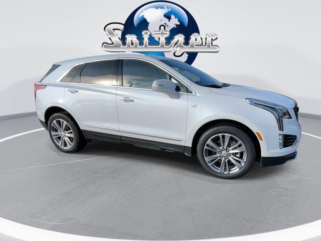 used 2025 Cadillac XT5 car, priced at $40,196