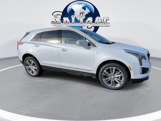 used 2025 Cadillac XT5 car, priced at $40,994