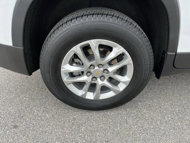 used 2024 Chevrolet Traverse car, priced at $32,483