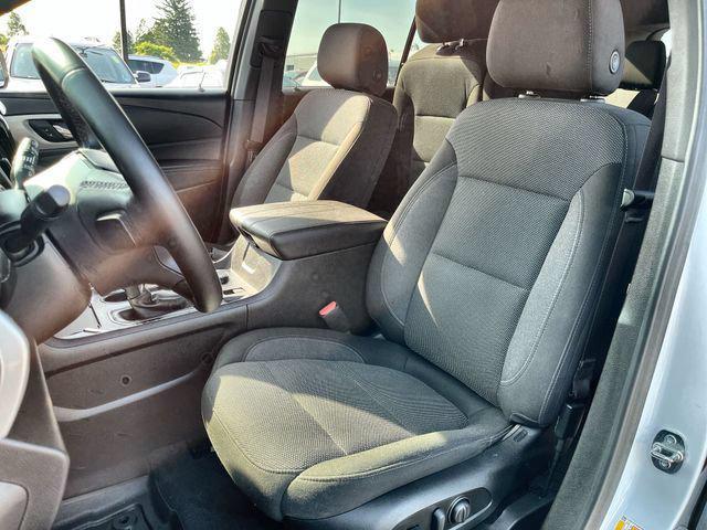 used 2023 Chevrolet Traverse car, priced at $29,482