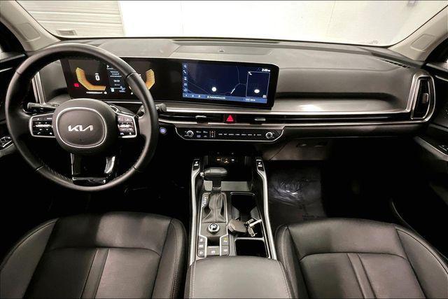 used 2025 Kia Sorento car, priced at $29,998