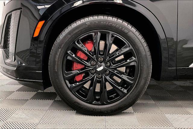 used 2024 Cadillac XT6 car, priced at $49,128