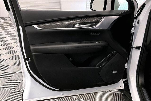 used 2024 Cadillac XT5 car, priced at $38,862